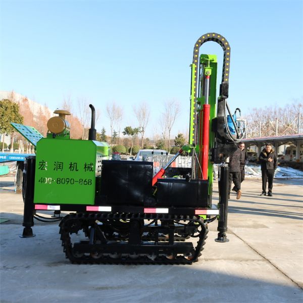 澳大利亞的客戶代專程到訪了宏潤機(jī)械，對公司的潛孔鉆機(jī)產(chǎn)品進(jìn)行了深入細(xì)致的考察